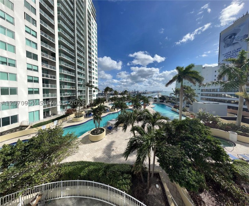 Comprar apartamento no Vizcayne Everglades On The Bay 3106