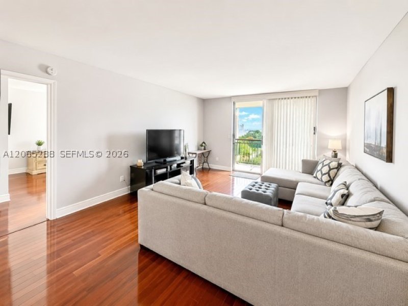 Property photo # 9