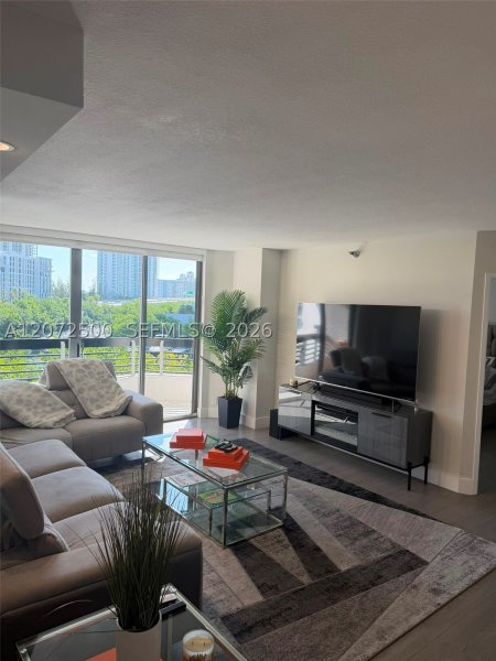 Condo for sale at Mystic Pointe 600 511