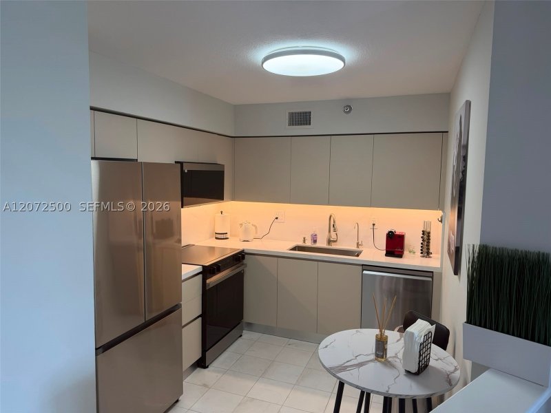 Condo for sale at Mystic Pointe 600 511
