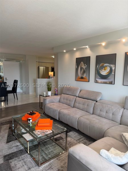 Condo for sale at Mystic Pointe 600 511