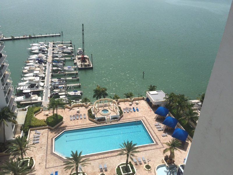 Aluguel de apartamento no Grandview Palace 2008