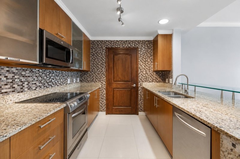 Comprar apartamento no Ocean Marine Yacht Club 2209