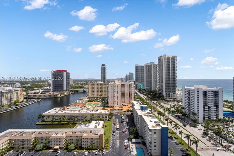 Comprar apartamento no Ocean Marine Yacht Club 2209