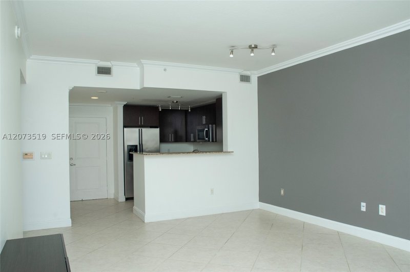 Apartment for rent at Ten Aragon 703