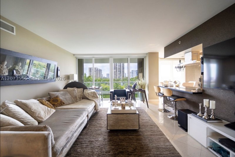 Aluguel de apartamento no 7000 Williams Island 608