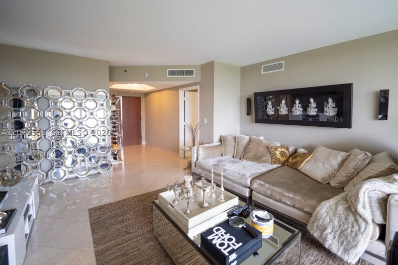 Aluguel de apartamento no 7000 Williams Island 608