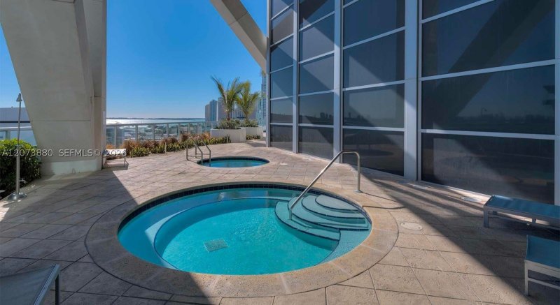 Alquiler de apartamento en Marina Blue 2403