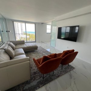 Manatee Apt #606