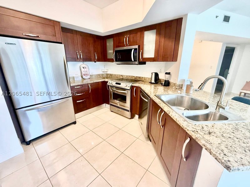 Comprar apartamento no Turnberry Village 612