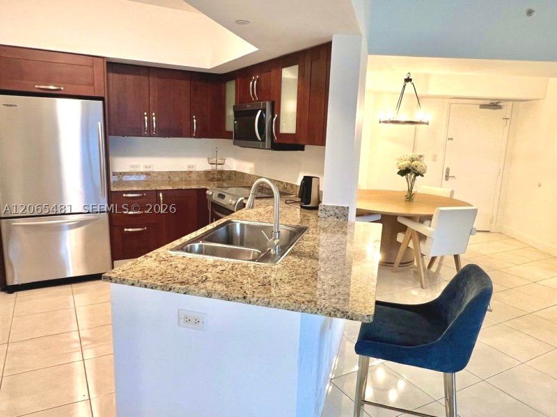 Comprar apartamento no Turnberry Village 612