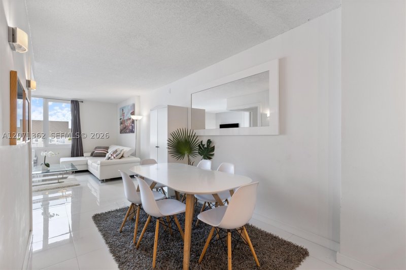 Comprar apartamento no Roney Palace 931