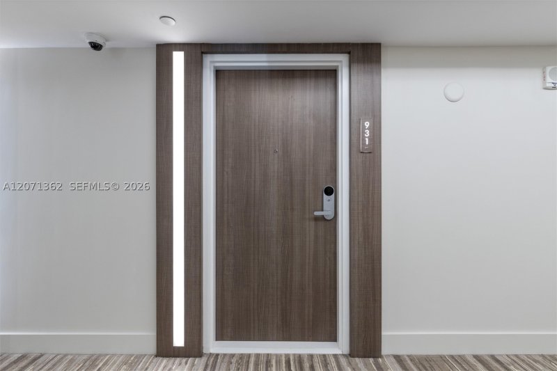 Comprar apartamento no Roney Palace 931