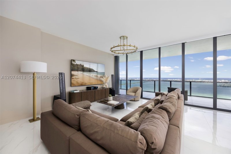 Alquiler de apartamento en Aria Reserve Miami PH-5904