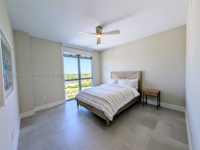 Comprar apartamento no Marina Palms Yacht Club 1501