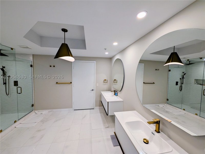 Comprar apartamento no Marina Palms Yacht Club 1501
