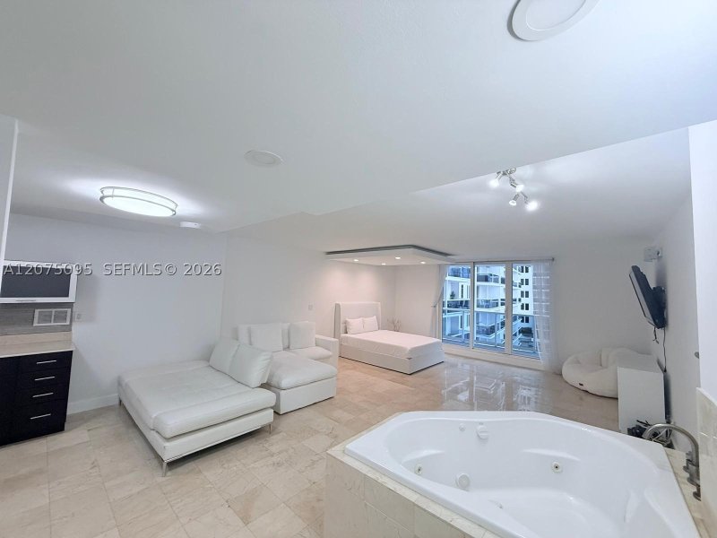 Property photo # 11