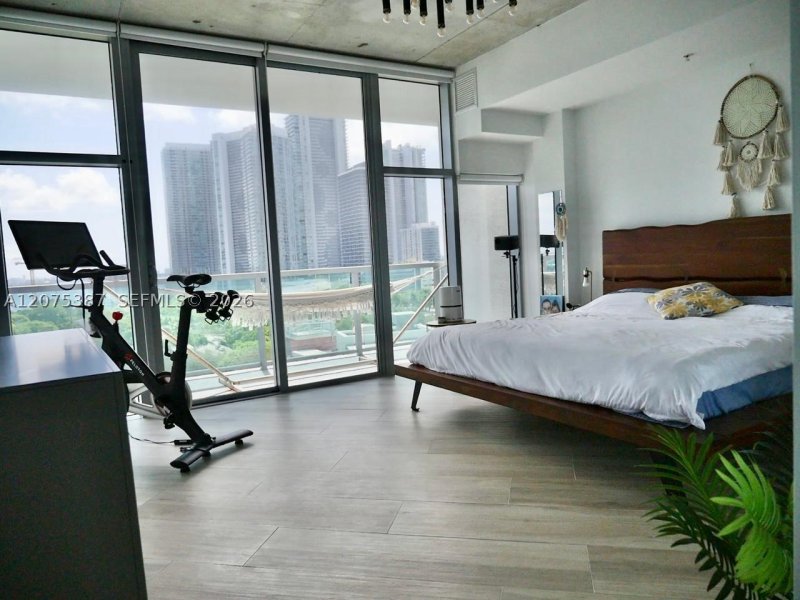 Aluguel de apartamento no Midtown Miami 4 H0915