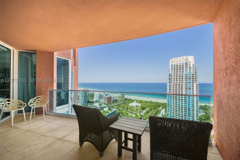 Comprar apartamento no Portofino Tower 2806