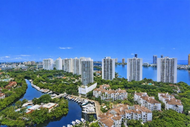 Apartment for rent at 1000 Williams Island 1812