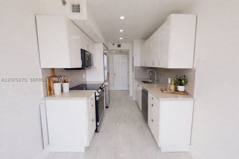 Apartment for rent at 1000 Williams Island 1812