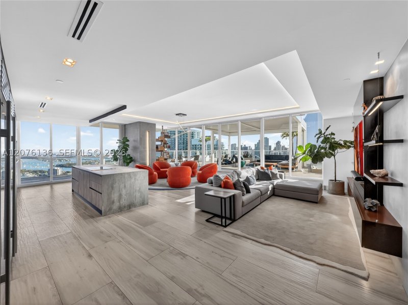 Aluguel de apartamento no Paramount Bay 4104
