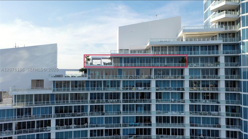 Aluguel de apartamento no Paramount Bay 4104