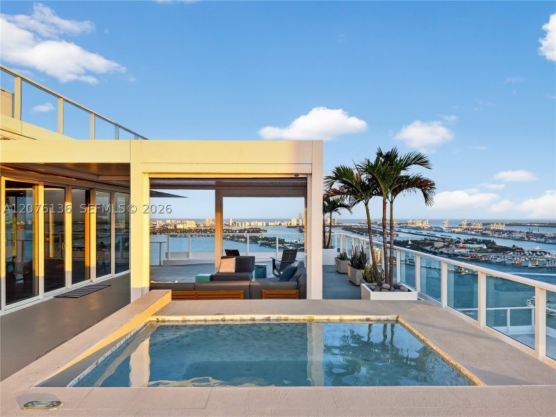 Aluguel de apartamento no Paramount Bay 4104