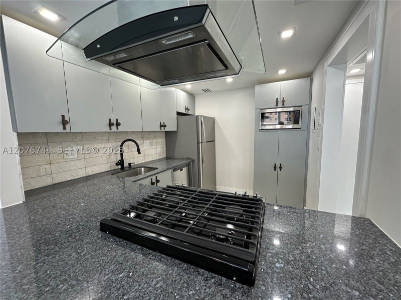 Property photo # 6