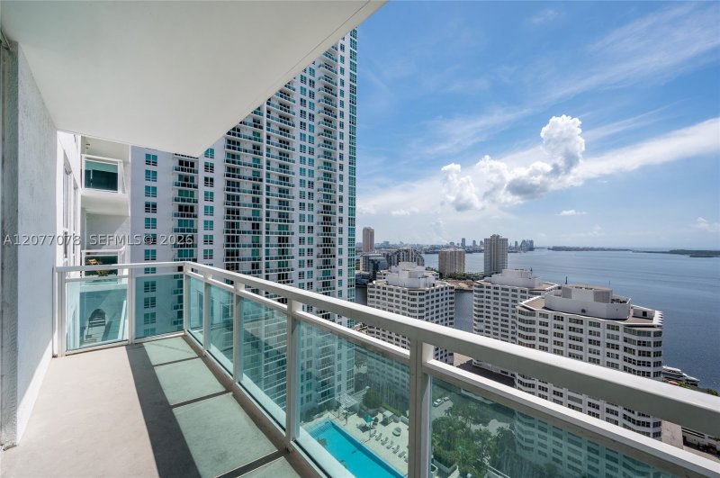 Aluguel de apartamento no The Plaza Tower II 2608