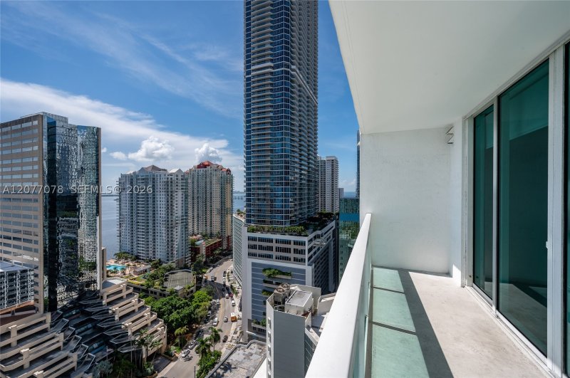 Aluguel de apartamento no The Plaza Tower II 2608