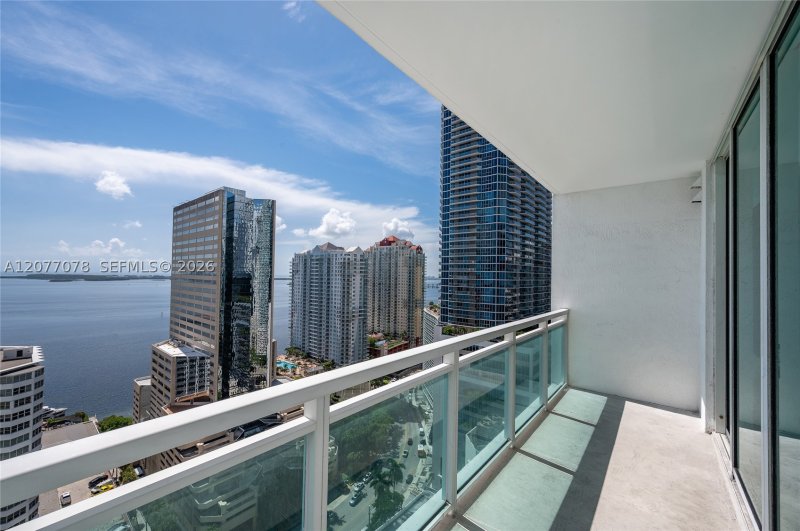 Aluguel de apartamento no The Plaza Tower II 2608