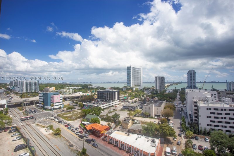 Condo for sale at Midtown Miami 2 H1213