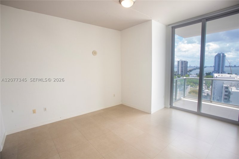 Condo for sale at Midtown Miami 2 H1213