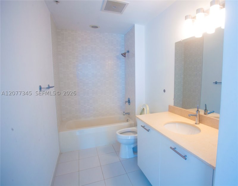 Condo for sale at Midtown Miami 2 H1213