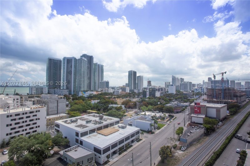 Condo for sale at Midtown Miami 2 H1213