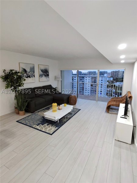 Apartment for rent at Arlen House 1723