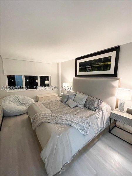 Alquiler de apartamento en 5600 Collins 16P