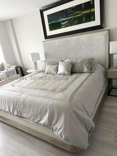 Alquiler de apartamento en 5600 Collins 16P