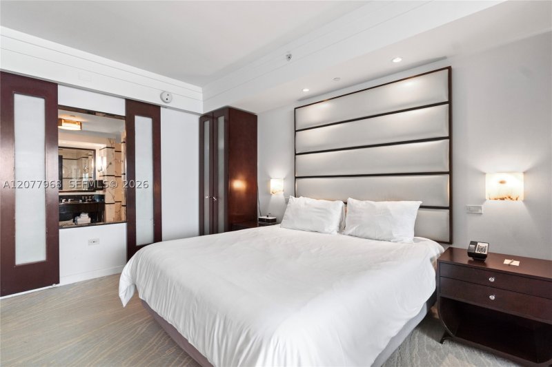 Condo for sale at Fontainebleau III 803