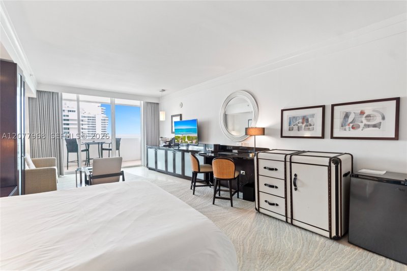 Condo for sale at Fontainebleau III 803