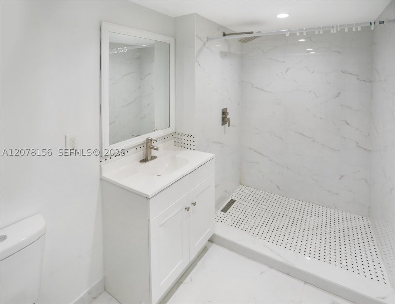 Comprar apartamento en Aventi at Aventura 1305