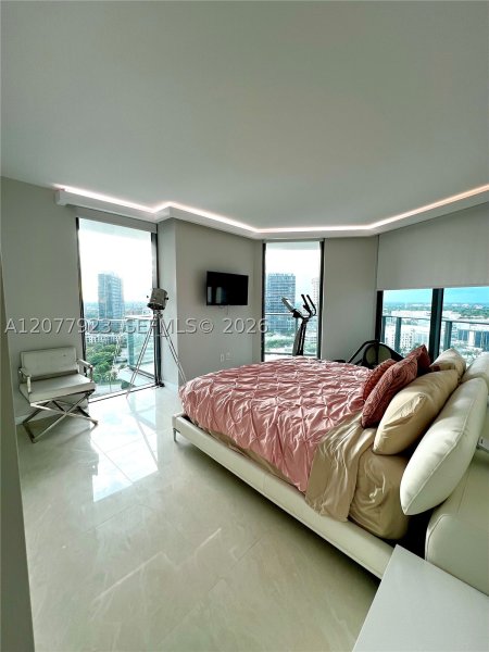 Comprar apartamento no Paraiso Bayviews 1910