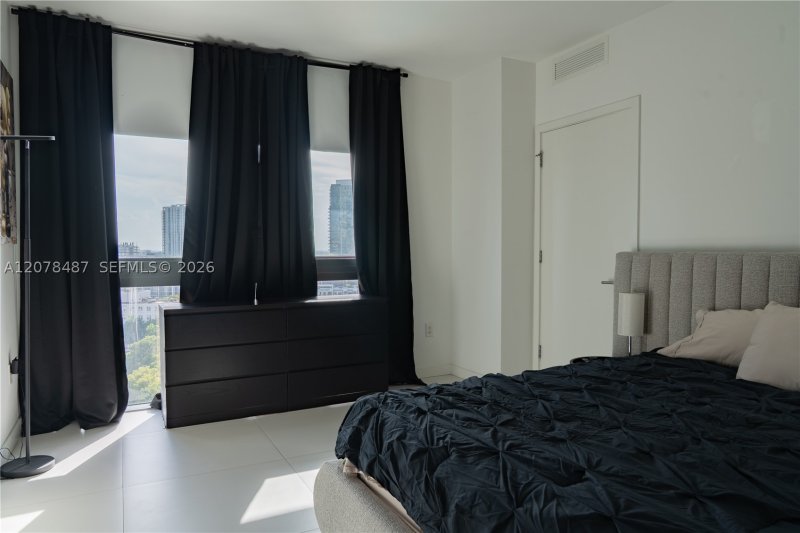 Comprar apartamento no Paraiso Bayviews 1209
