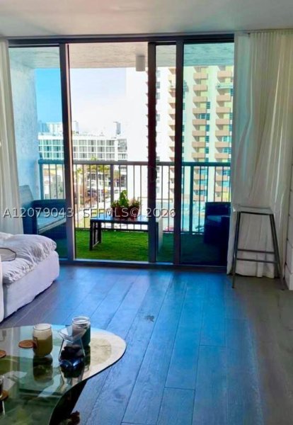 Comprar apartamento en Mirasol Ocean Towers 1003
