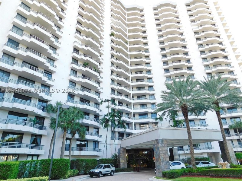 Alquiler de apartamento en Parc Central South 1002