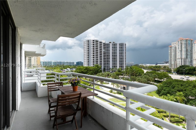 Comprar apartamento no Parc Central Aventura 702