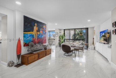 Mystic Pointe 400 Apt #604