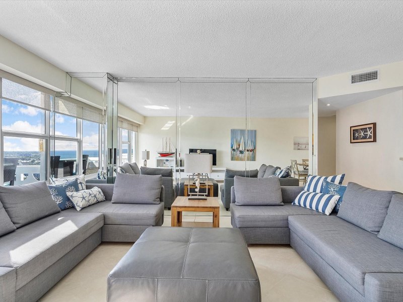 Comprar apartamento en Ocean Summit 1110