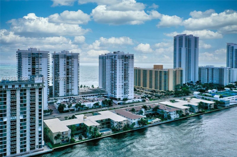 Comprar apartamento en Britannia at Quadomain 1906